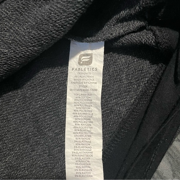 Like New Womans Fabletics Tshirt - Picture 4 of 4